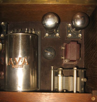 Billede524  A V  4 Lamper Radiomodtager 