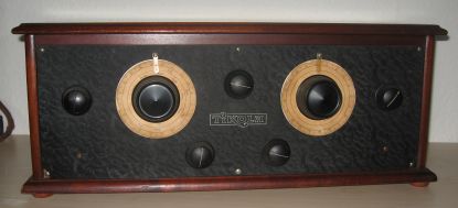 Tikola Radio front