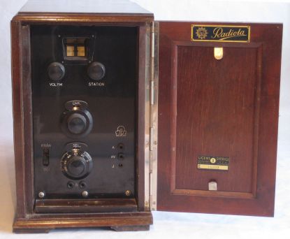Radiola HLL220 J&aelig;vnstr&oslash;ms Radiomodtager