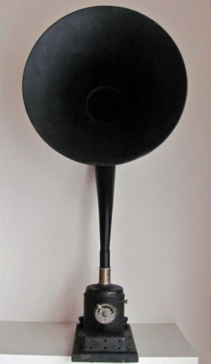 Magnavox Oakland California U.S.A.-2