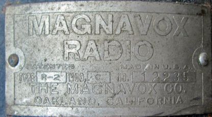 Magnavox R-2C Tragth&oslash;jt.-skilt ser.nr 12235