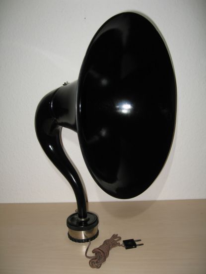 Tragt H&oslash;jttaler Dr. Nesper, Berlin