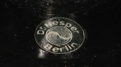 Tragt H&oslash;jttaler Dr. Nesper, Berlin-Logo